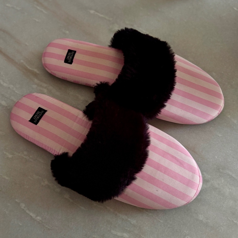 NWOT Victoria’s Secret WOMEN’S SLIPPERS House Shoes Size L Pink Black Faux Fur